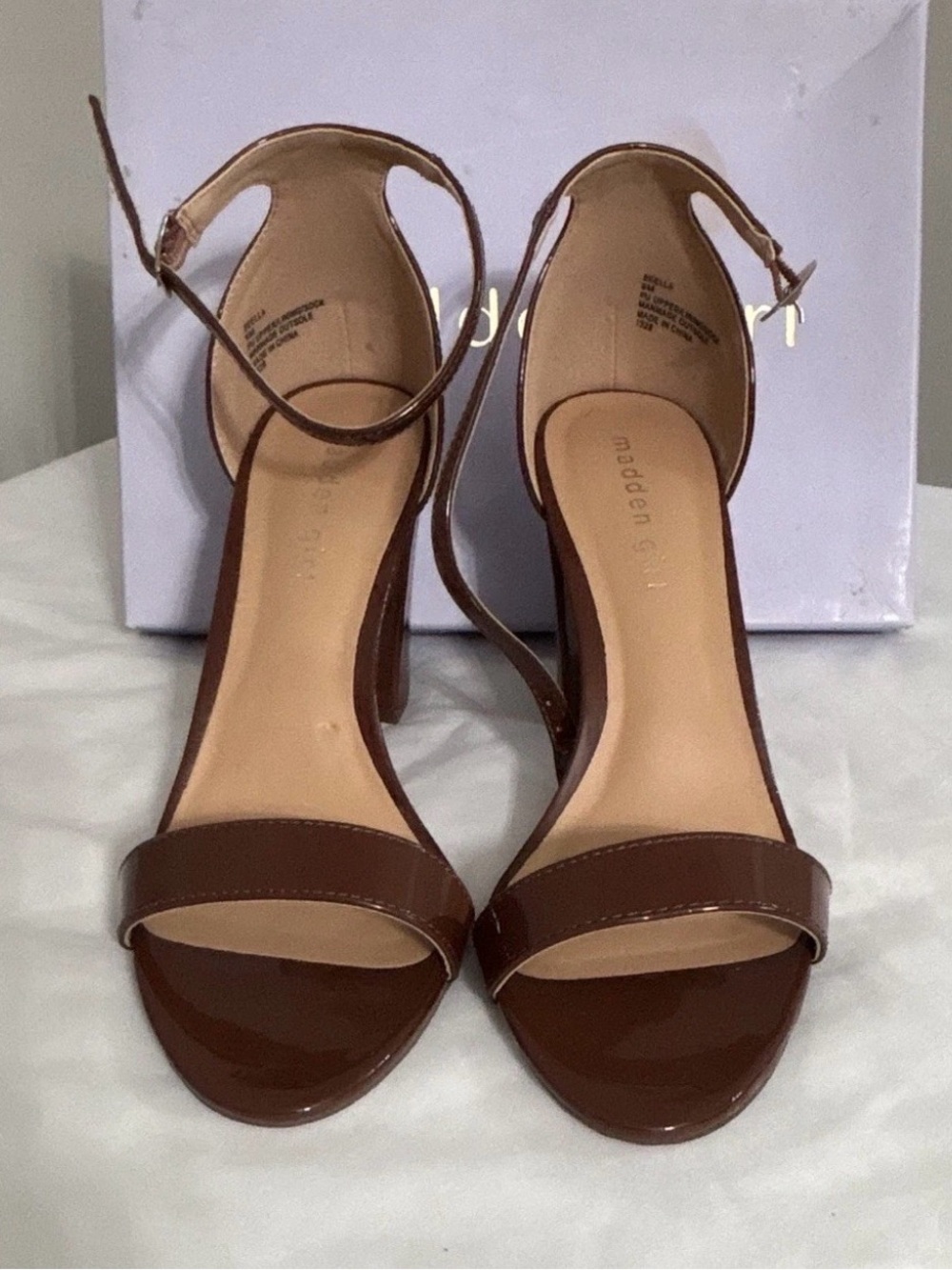 Madden Girl Bella Brown Patent Block Heel Sandals Womens 9M New in Box Ankle